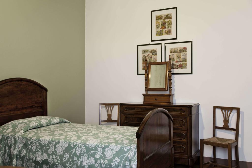 切雷托圭迪Tenuta Di Colle Alberti Agriturismo别墅 客房 照片