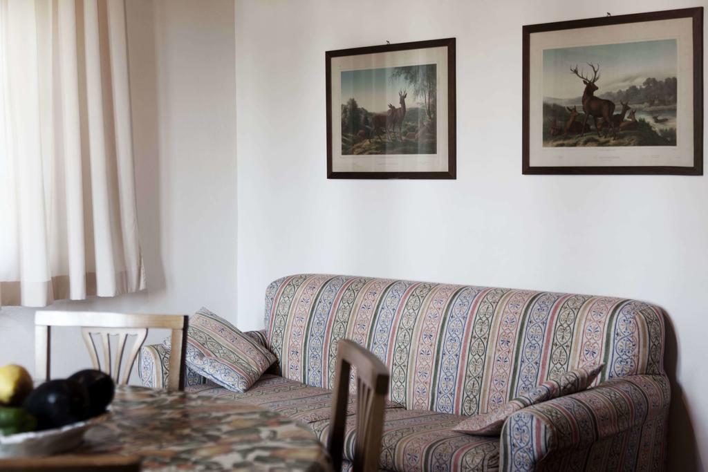 切雷托圭迪Tenuta Di Colle Alberti Agriturismo别墅 客房 照片