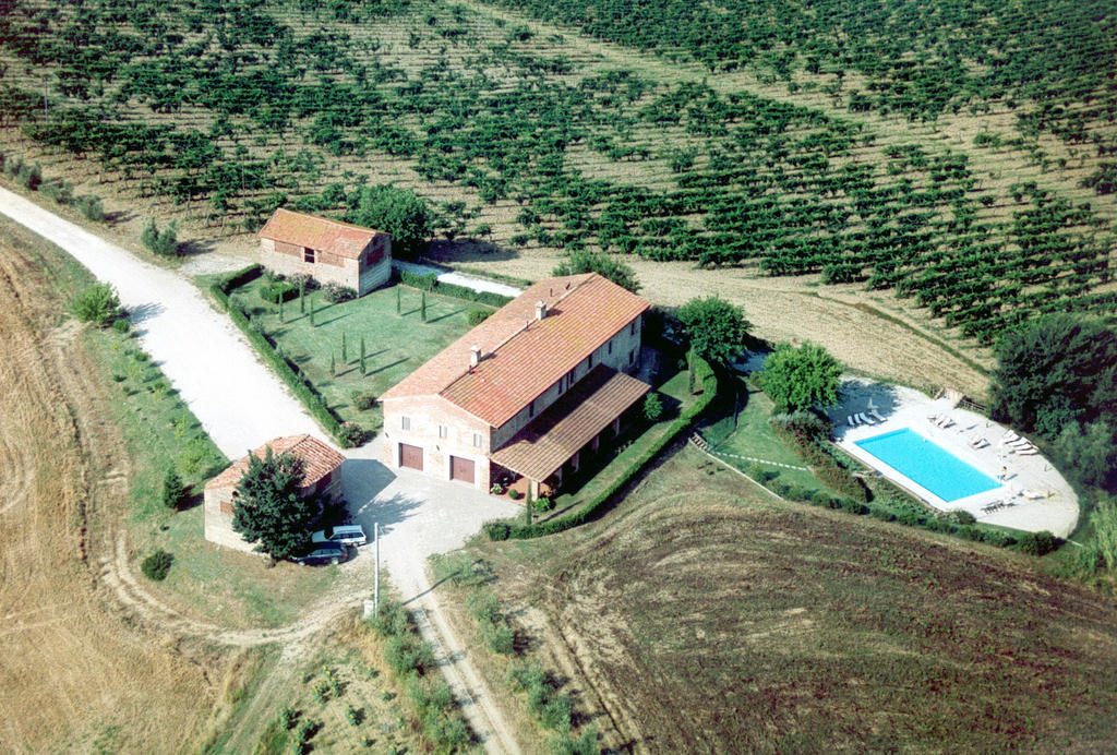 切雷托圭迪Tenuta Di Colle Alberti Agriturismo别墅 外观 照片